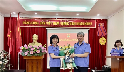 Viện KSND quận Nam Từ Liêm khen thưởng đột xuất cá nhân có thành tích...